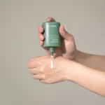 خرید کرم ضد آفتاب چای سبز فارم استی مدل Tea Tree Biome ۵۰ میلیلیتر