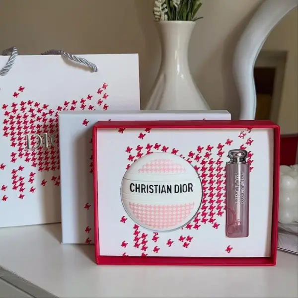 قیمت ست هدیه دیور مدل Dior Cushion & Lip Glow Gift Set